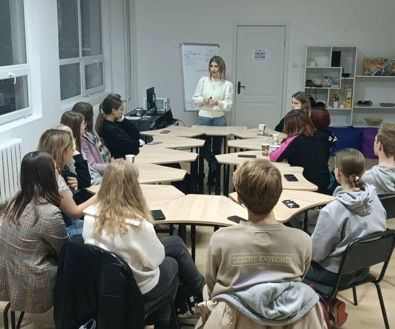 В рамках заходів щодо запобігання та протидії булінгу,  відбулась зустріч-тренінг з слухачами Волинської МАН.