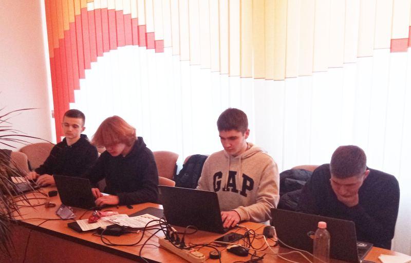 Дві волинські команди перемогли у Всеукраїнському турнірі юних інформатиків!
